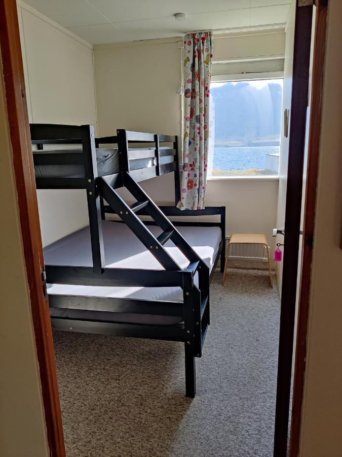 Solbrekka Guesthouse Mjoifjorthur المظهر الخارجي الصورة